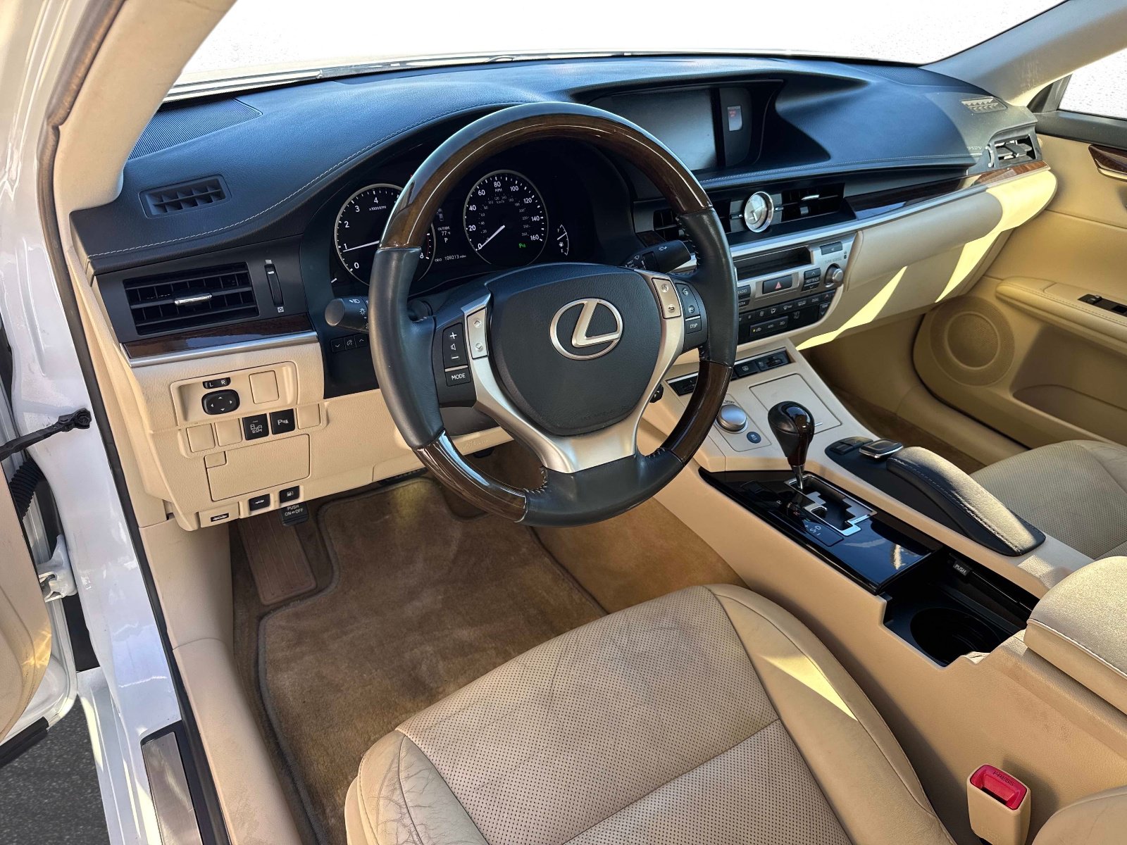 Used 2015 Lexus ES 350 w/ Luxury Package FWD image 21