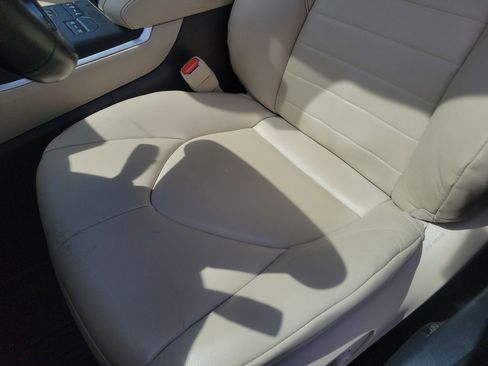 Used 2022 Toyota Highlander XLE image 19