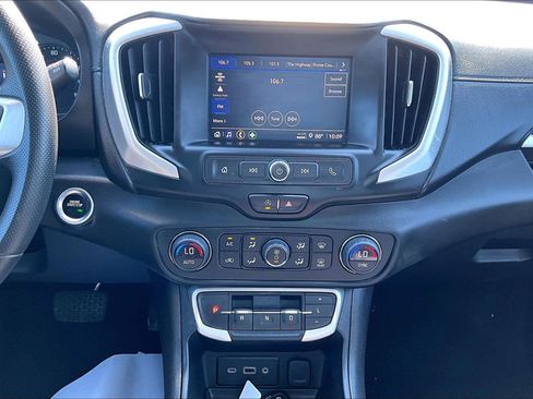 Used 2022 GMC Terrain SLE w/ Driver Convenience Package FWD image 34