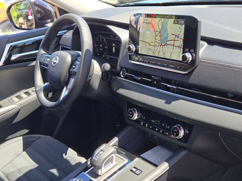 Used 2026 Nissan Rogue SL w/ Family Package AWD/4WD image 5