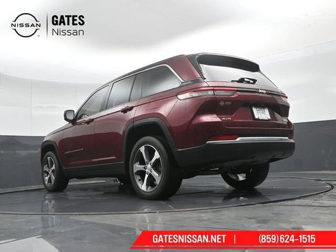 Used 2023 Jeep Grand Cherokee Limited AWD/4WD image 43