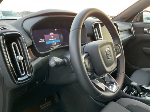 Certified 2023 Volvo C40 Recharge Core image 16