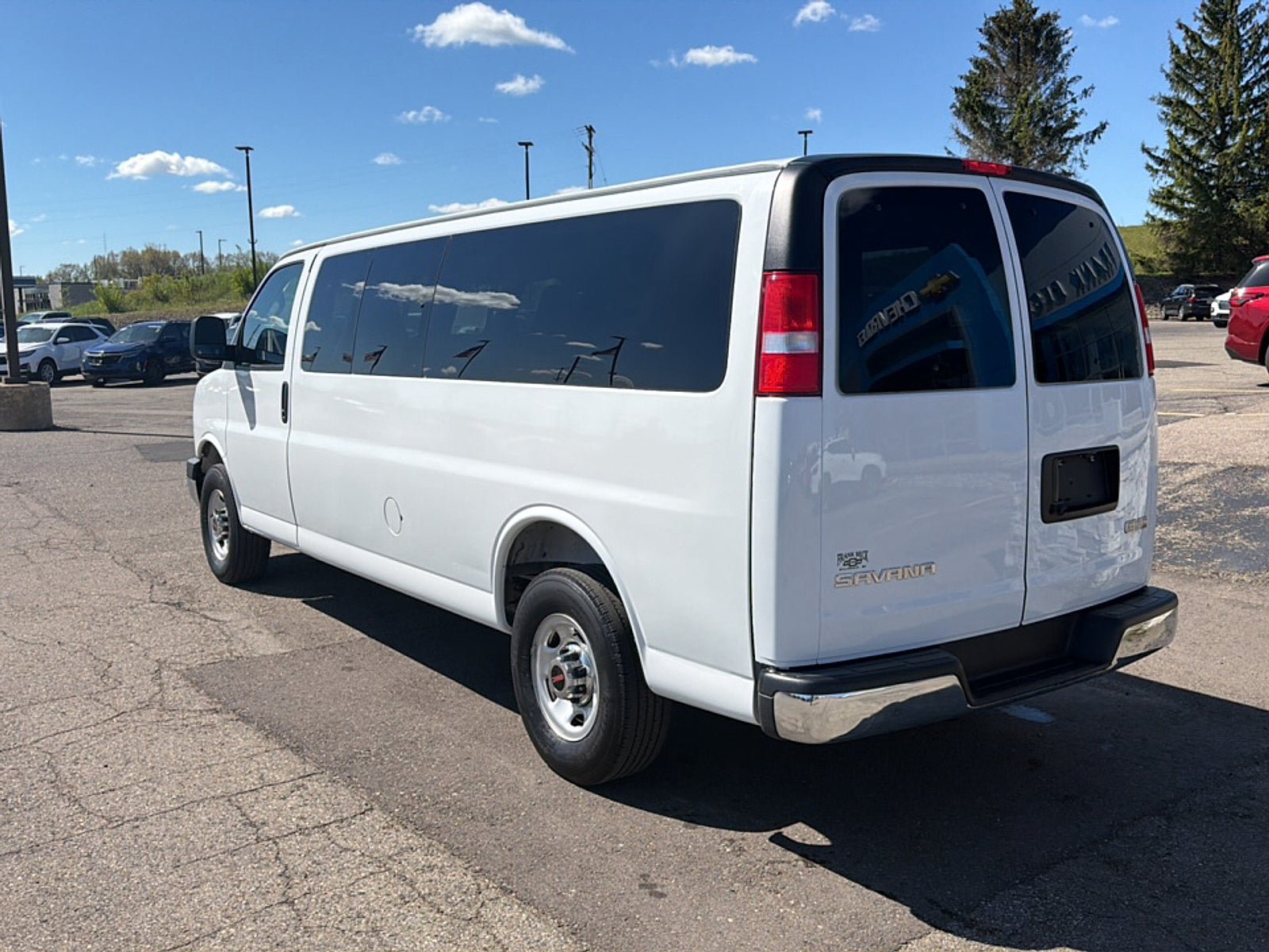 Used 2025 GMC Savana 3500 LT w/ LT Preferred Equipment Group RWD image 6