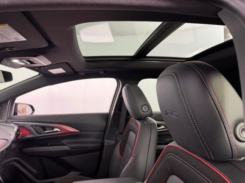 Used 2025 Chevrolet Equinox EV RS image 24