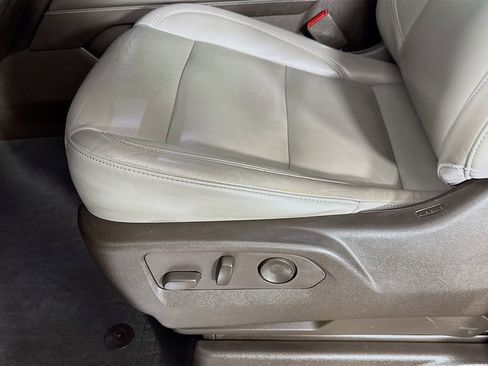 Used 2021 Chevrolet Tahoe Z71 w/ Z71 Signature Package image 21