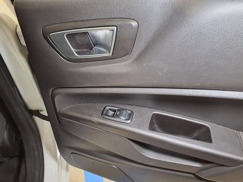 Used 2015 Ford Fiesta SE FWD image 26