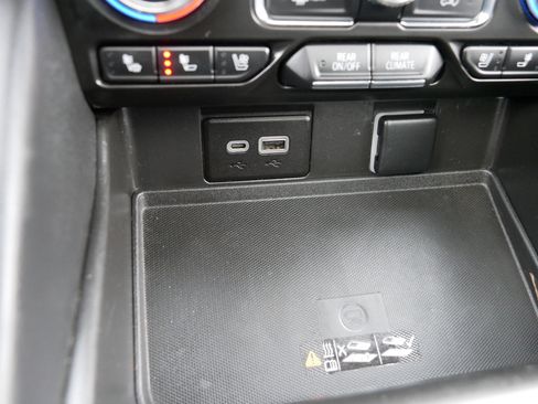 Used 2023 GMC Yukon SLT image 33