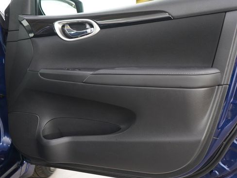 Used 2019 Nissan Sentra SV image 9