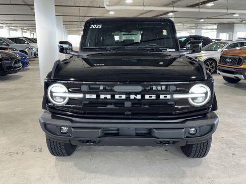 Used 2025 Ford Bronco Outer Banks AWD/4WD image 3