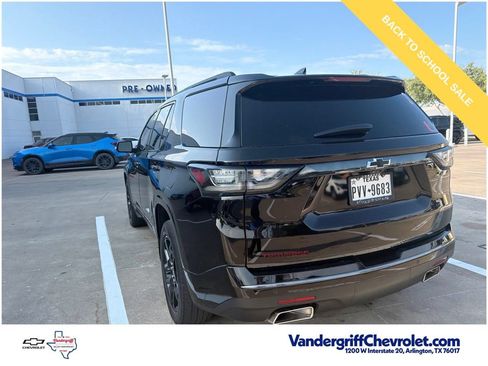 Used 2021 Chevrolet Traverse Premier w/ Redline Edition FWD image 15