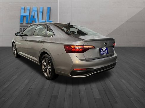 Certified 2023 Volkswagen Jetta SE image 4