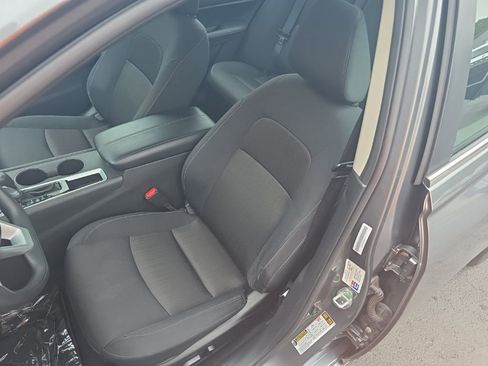 Used 2025 Nissan Altima 2.5 SV FWD image 15