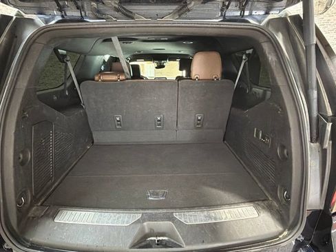 Used 2023 Chevrolet Suburban High Country AWD/4WD image 14