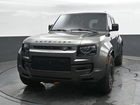 Used 2025 Land Rover Defender 110 AWD/4WD image 6