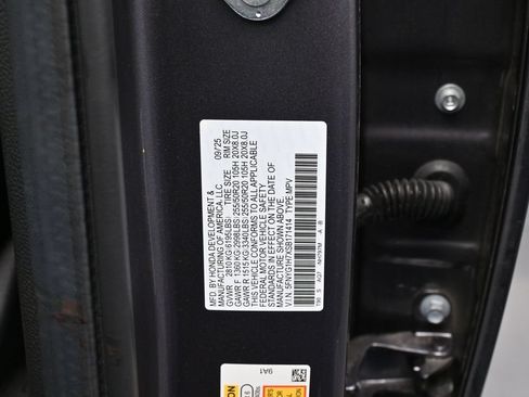 Certified 2025 Honda Pilot Touring image 24