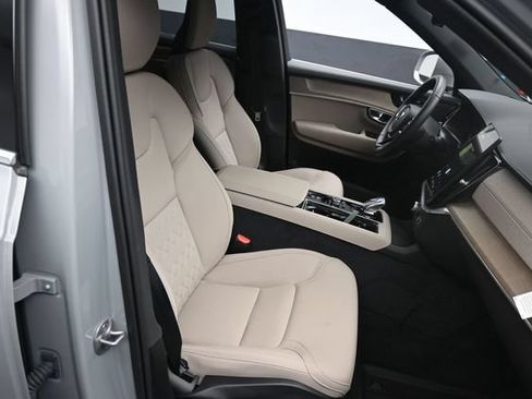 Certified 2026 Volvo XC90 B6 Plus w/ Protection Package Premier AWD/4WD image 30