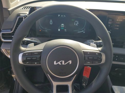New 2025 Kia Sportage LX image 10