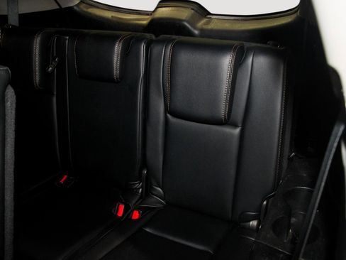 Used 2017 Toyota Highlander XLE image 21