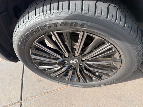 Used 2019 INFINITI QX80 Limited w/ All-Season Package image 9