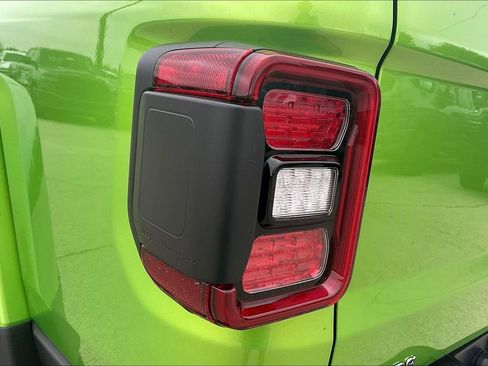 New 2025 Jeep Gladiator Rubicon image 30