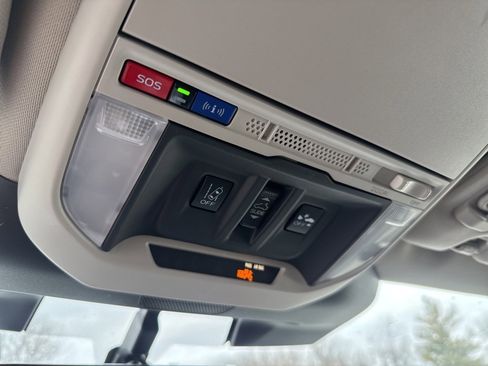 Used 2023 Subaru Forester Premium image 18