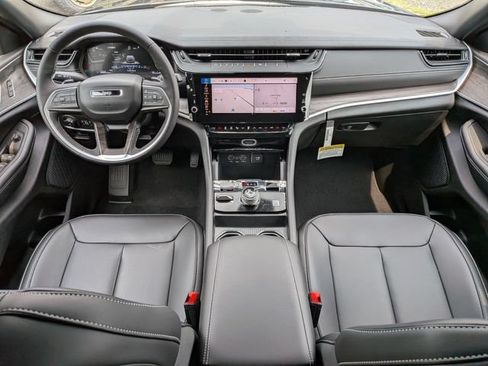 New 2026 Jeep Grand Cherokee Limited AWD/4WD image 16