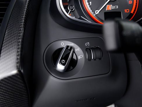 Used 2015 Audi R8 Competition image 28