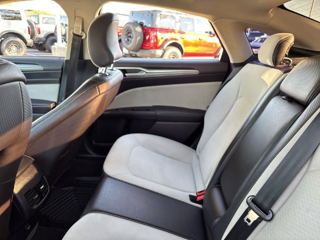 Used 2019 Ford Fusion SE w/ Equipment Group 151A FWD image 14