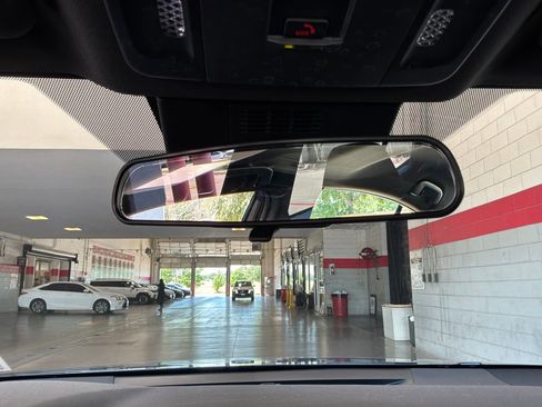 Used 2025 Toyota Camry SE FWD image 18