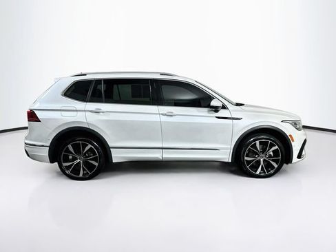 Used 2022 Volkswagen Tiguan SEL R-Line AWD/4WD image 9