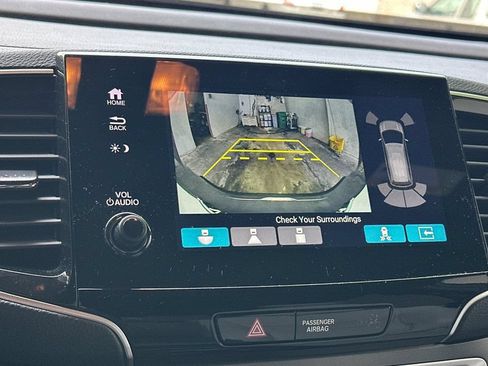 Used 2025 Honda Passport EX-L image 18