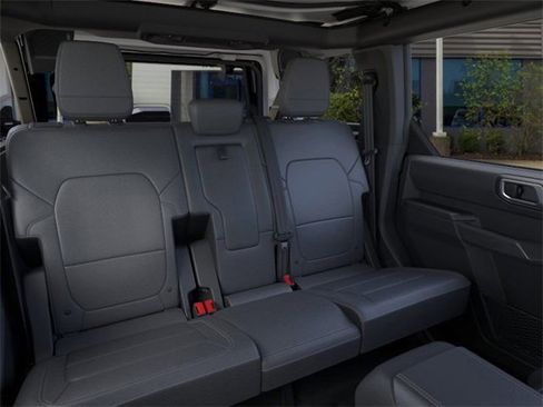 New 2025 Ford Bronco Badlands image 11