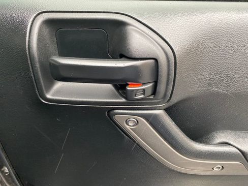 Used 2017 Jeep Wrangler Unlimited Sport image 14