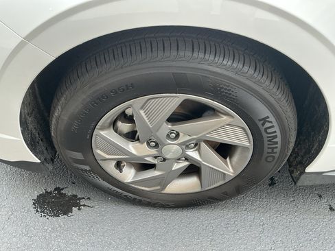 Certified 2025 Hyundai Sonata SE image 9