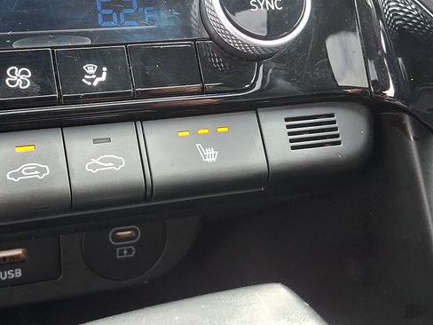 Used 2024 Hyundai Elantra Limited FWD image 26