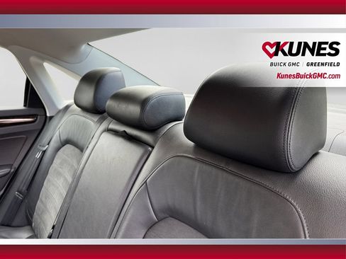 Used 2015 Volkswagen Passat TDI SEL Premium FWD image 14