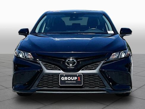 Used 2024 Toyota Camry SE FWD image 4
