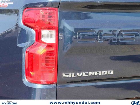 Used 2022 Chevrolet Silverado 1500 Custom Trail Boss AWD/4WD image 11