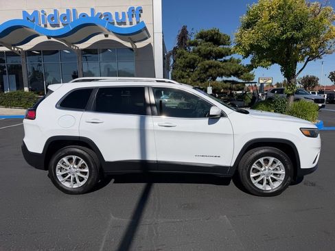 Used 2021 Jeep Cherokee Trailhawk w/ Trailer Tow Group AWD/4WD image 2
