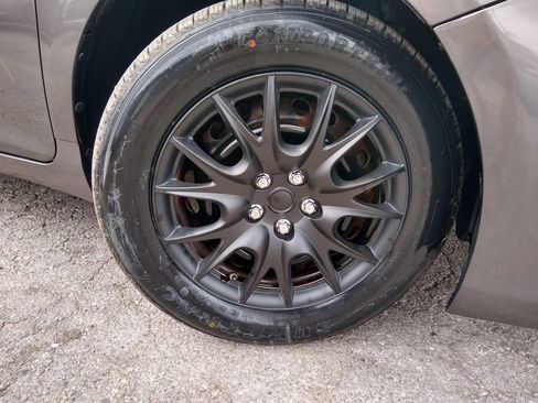 Used 2015 Toyota Camry LE image 37