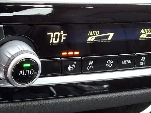 Used 2022 BMW 530i xDrive w/ Premium Package image 27