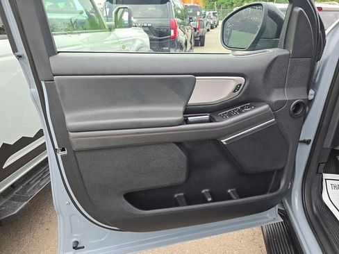 Used 2025 Ford Expedition Active AWD/4WD image 12