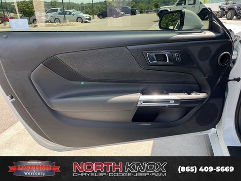 Used 2025 Ford Mustang Coupe RWD image 7