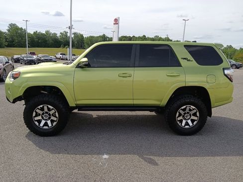 Used 2023 Toyota 4Runner TRD Off-Road Premium w/ Moonroof Package AWD/4WD image 6