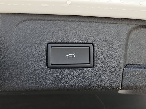 New 2026 Volkswagen Atlas SE image 7