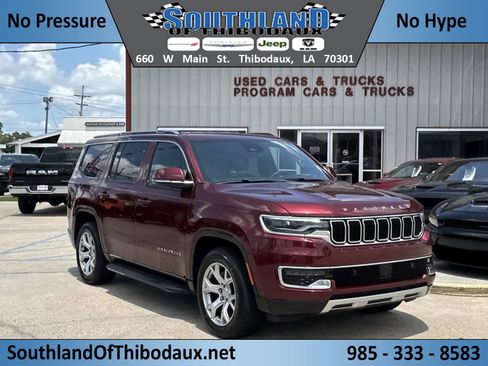 Used 2022 Jeep Wagoneer Series II RWD image 1