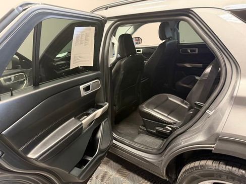 Used 2023 Ford Explorer XLT w/ Equipment Group 202A AWD/4WD image 17