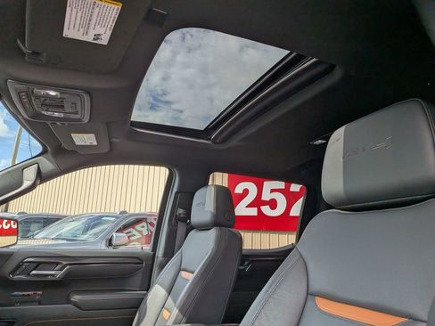 Certified 2025 GMC Sierra 1500 AT4 w/ AT4 Premium Package AWD/4WD image 13