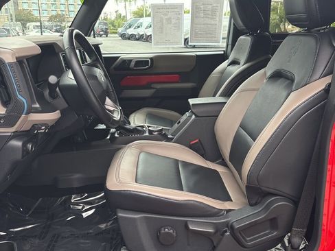 Used 2022 Ford Bronco Wildtrak image 9