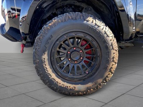 Used 2017 Toyota Tacoma SR5 w/ Tow Package image 11